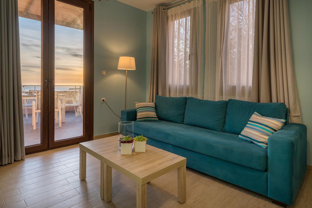 פלאקיאס Stella In The Village Suites מראה חיצוני תמונה